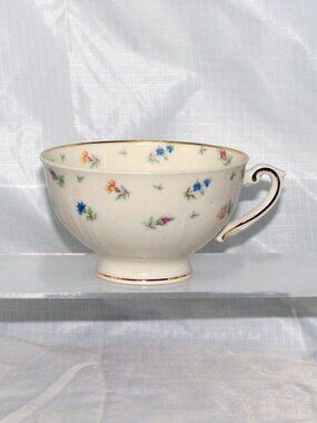 Footed Cup Suzanne by SYRACUSE